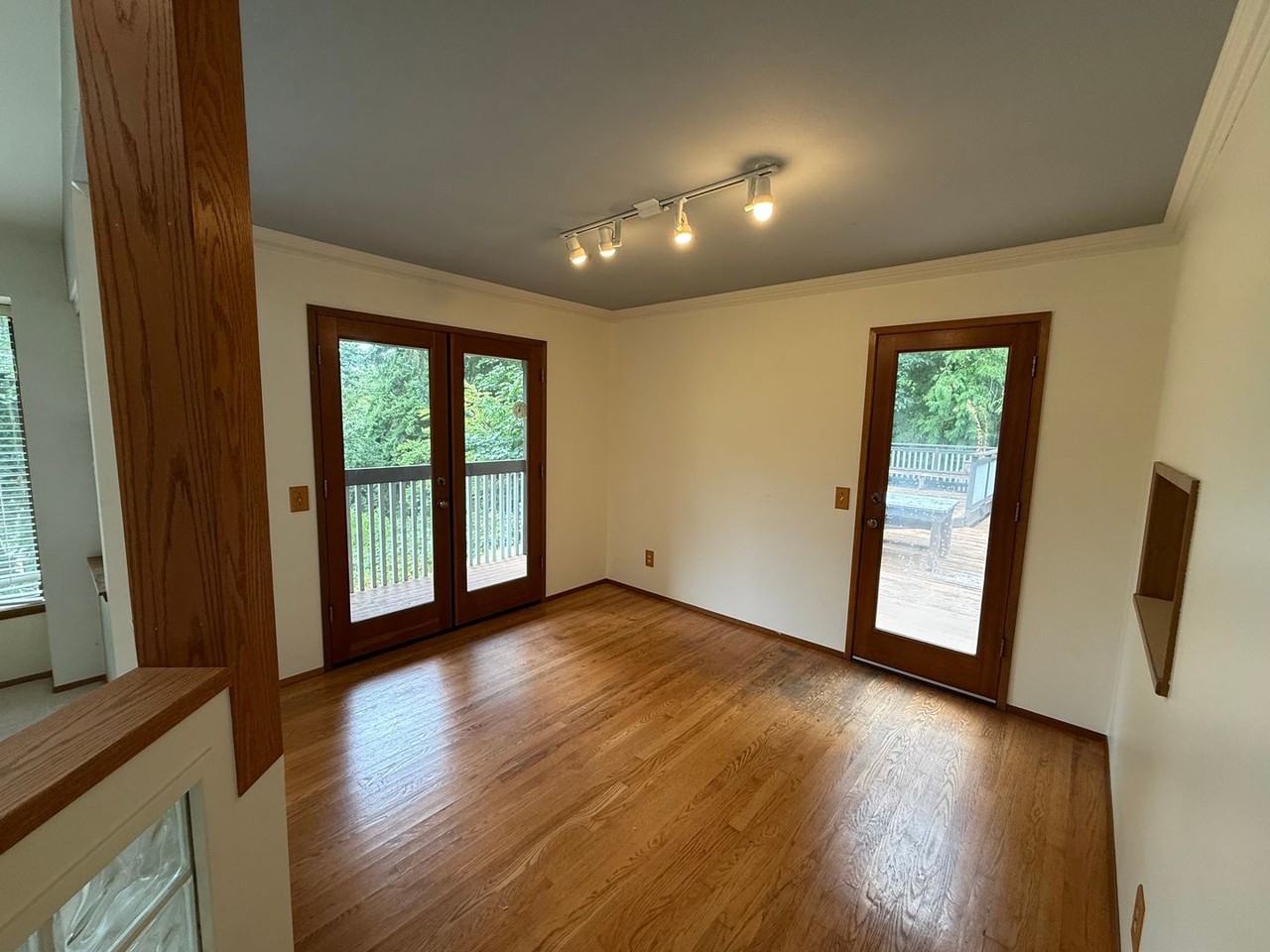 10115 63rd Pl W - Photo 4 of 28