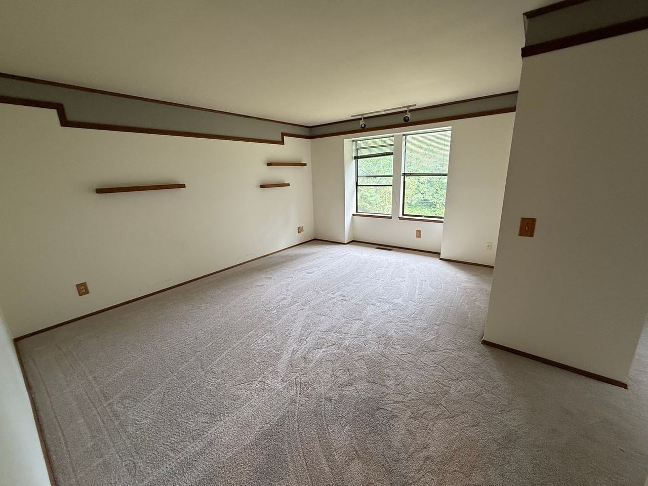 10115 63rd Pl W - Photo 5 of 28