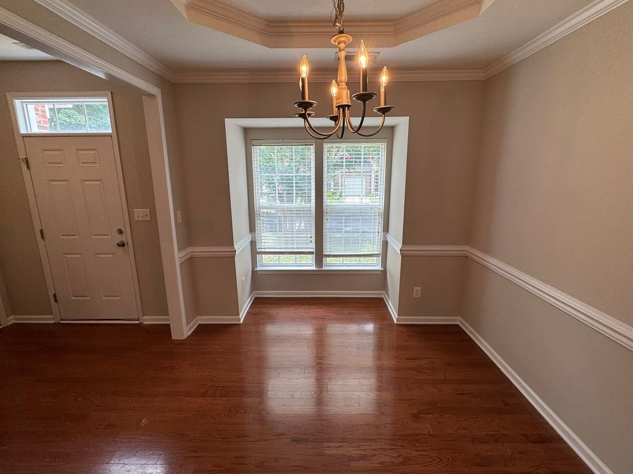 152 N Arcadian Way - Photo 3 of 25