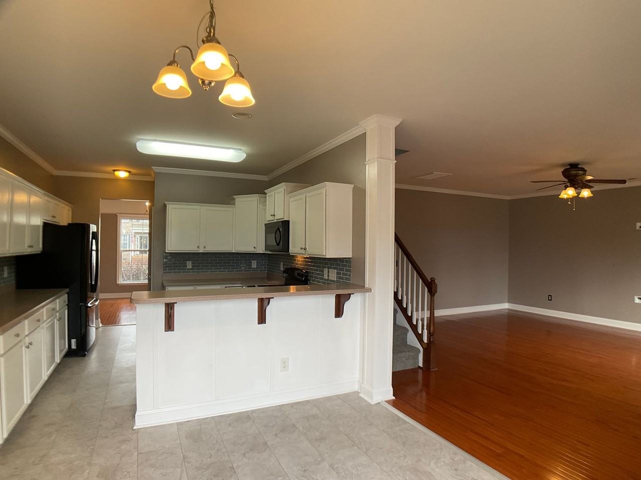 300 Large Oak Ln - Photo 2 of 32