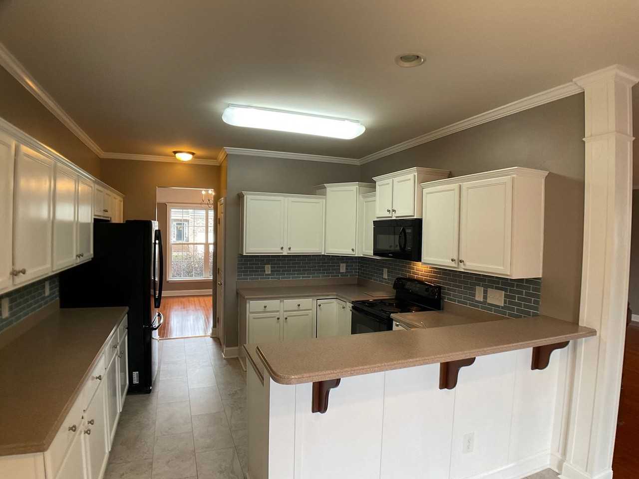 300 Large Oak Ln - Photo 3 of 32