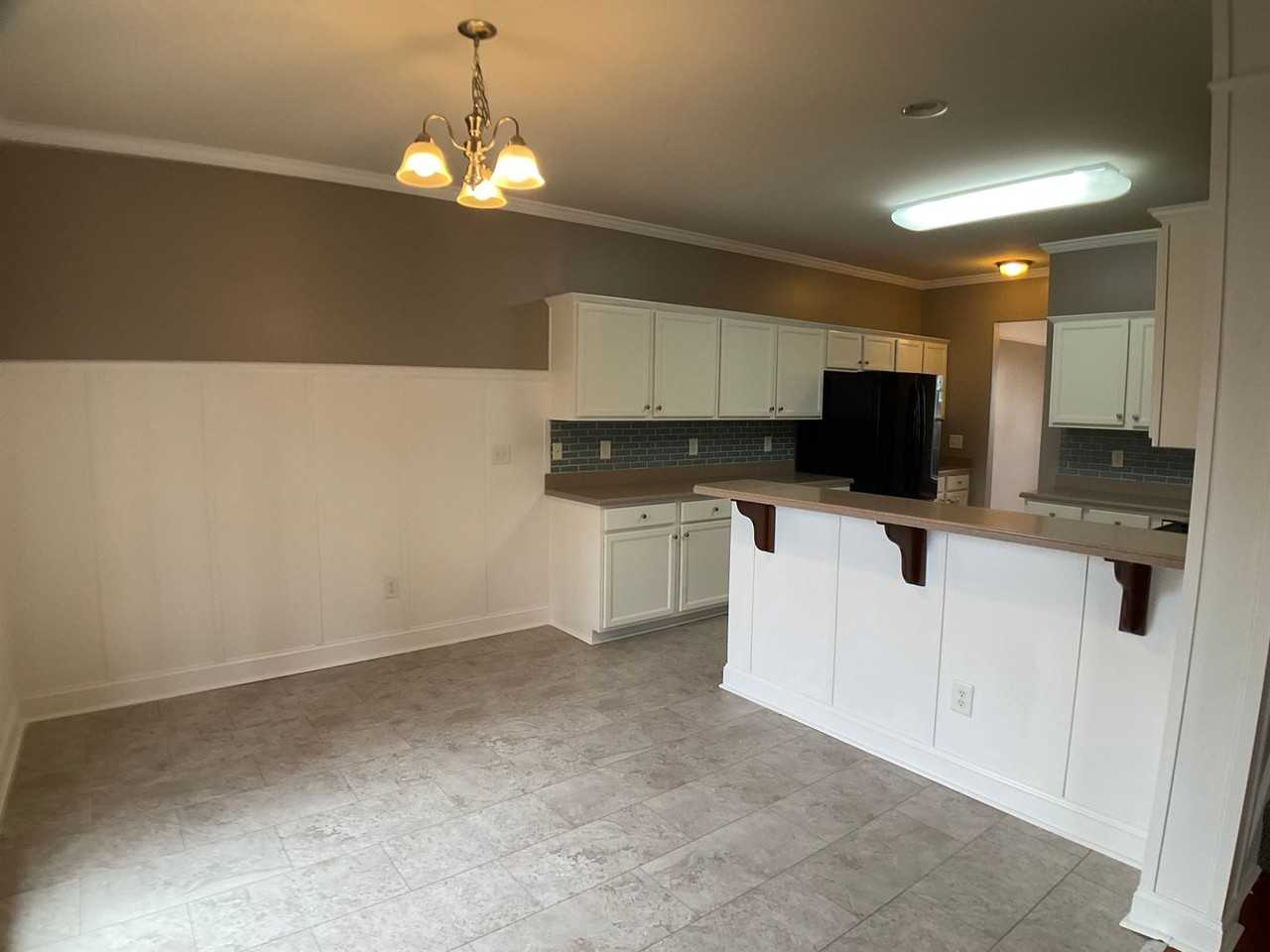 300 Large Oak Ln - Photo 4 of 32