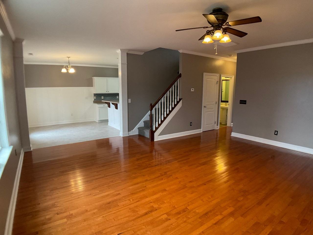 300 Large Oak Ln - Photo 5 of 32