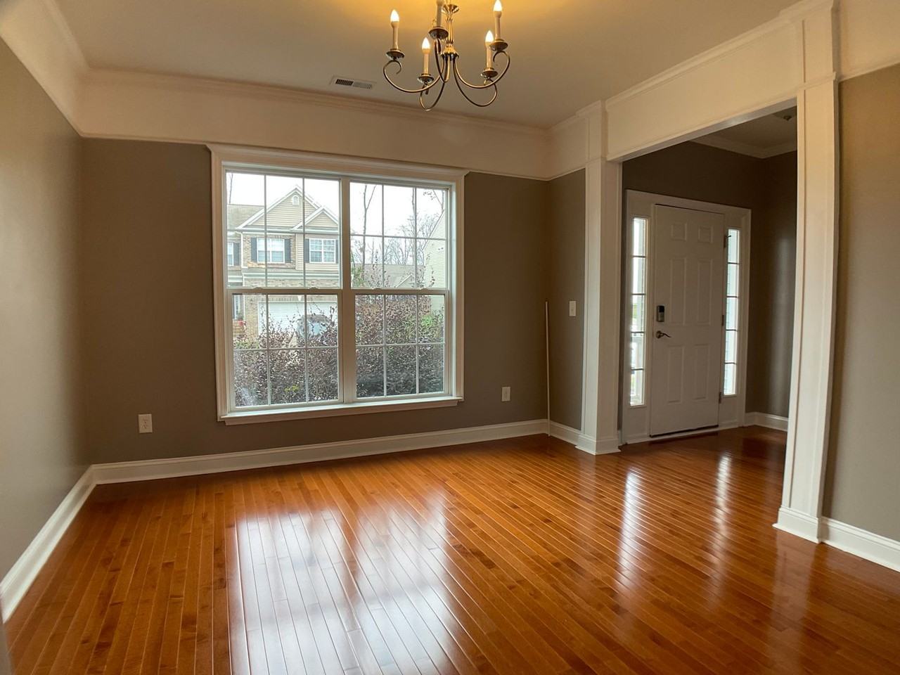 300 Large Oak Ln - Photo 6 of 32