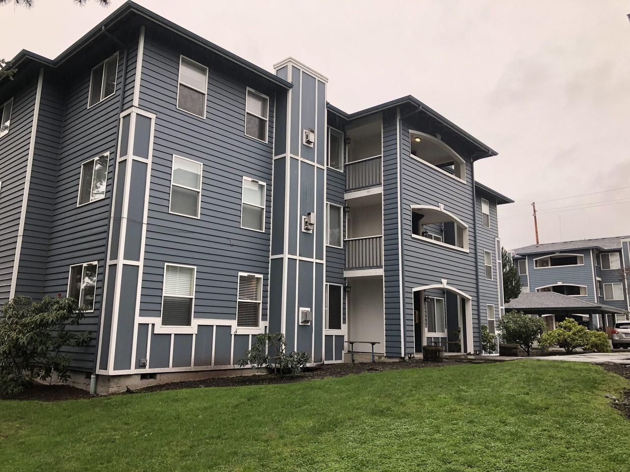 300 N Oak Harbor St Apt B201 - Photo 2 of 24