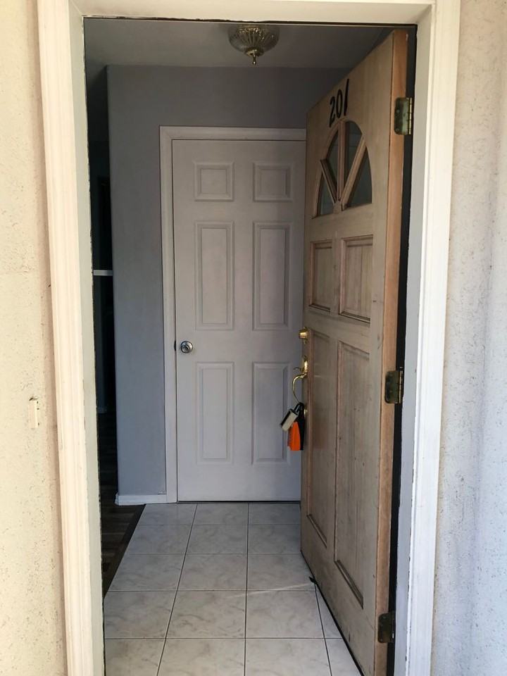300 N Oak Harbor St Apt B201 - Photo 3 of 24
