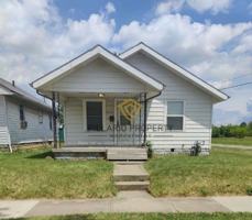 featured image of 2450 Pearl St