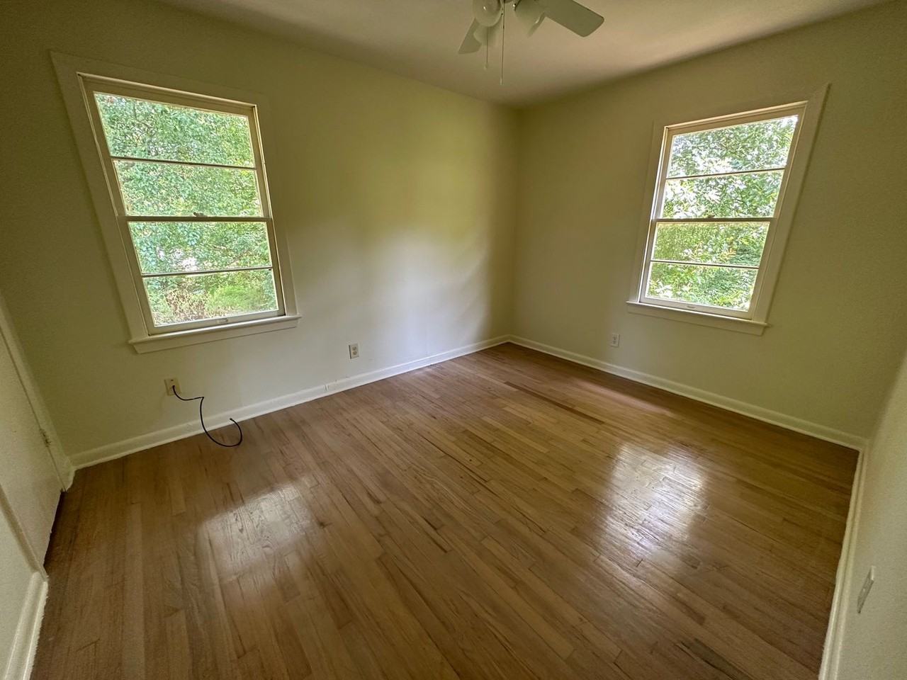 1345 Louis Street - Photo 7 of 9