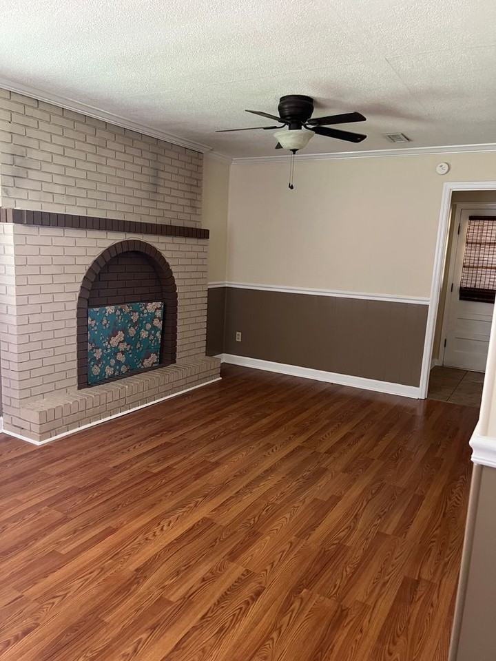 4026 Peachtree St - Photo 2 of 10