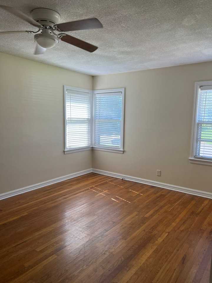 4026 Peachtree St - Photo 3 of 10