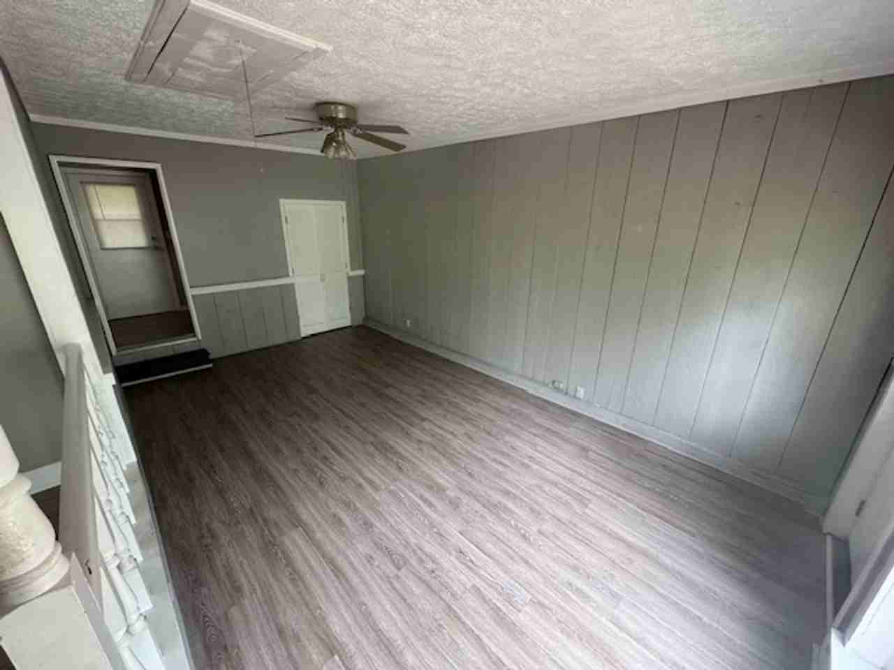 143 Alton Dr - Photo 3 of 13