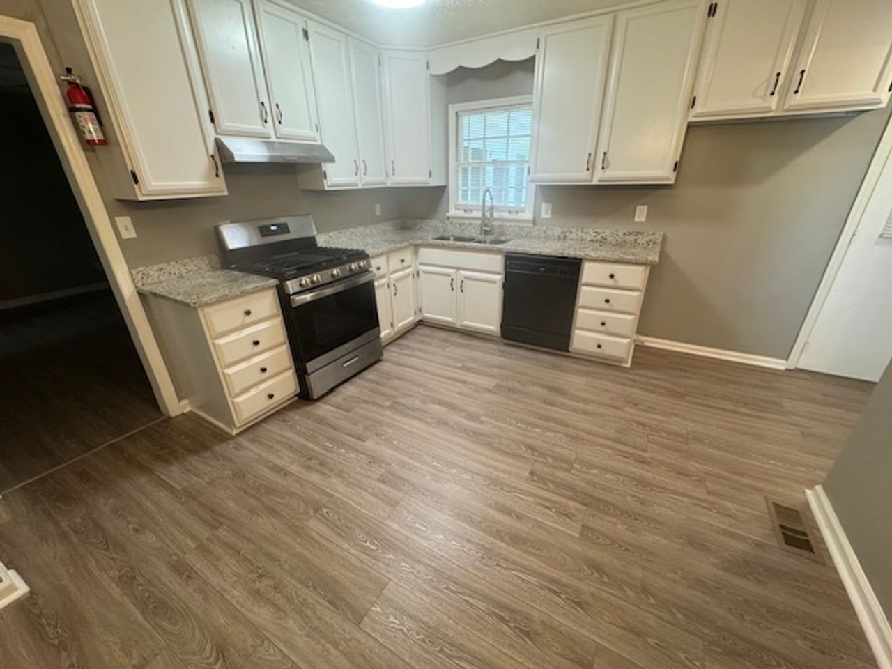 143 Alton Dr - Photo 6 of 13