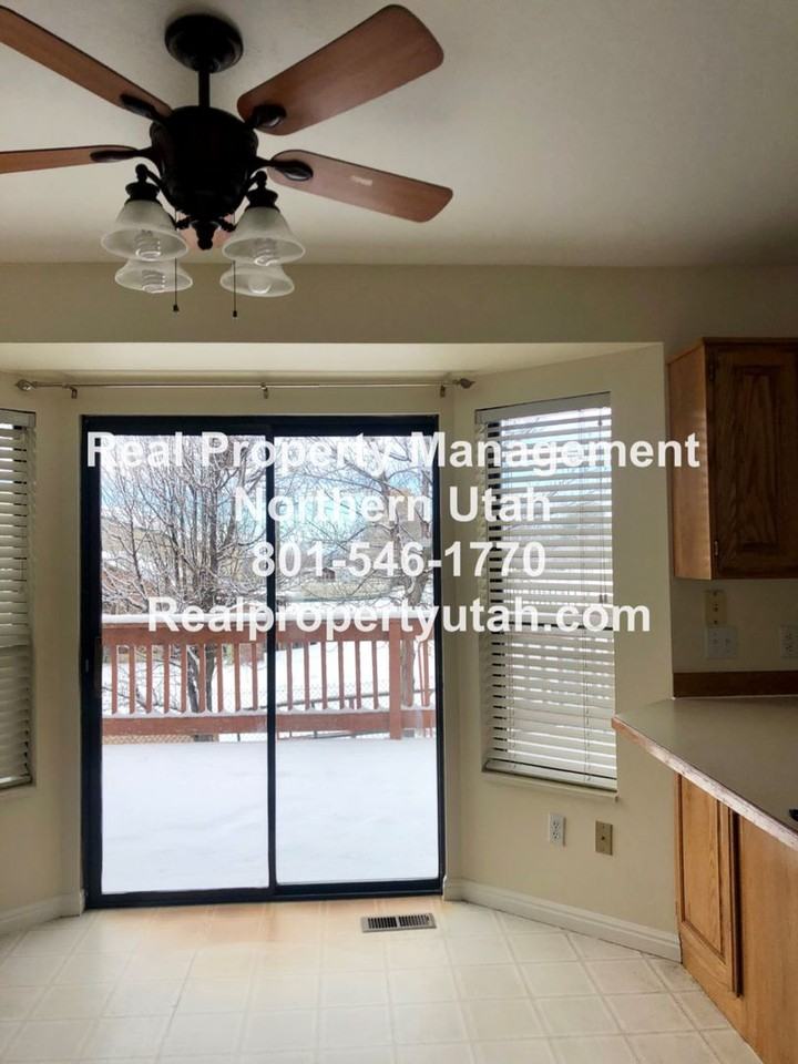 2315 N 1075 E - Photo 5 of 31