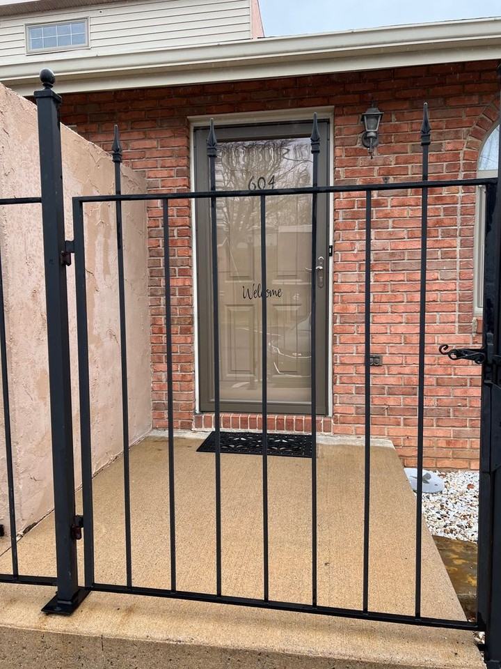 604 Phoenix Ct - Photo 2 of 29