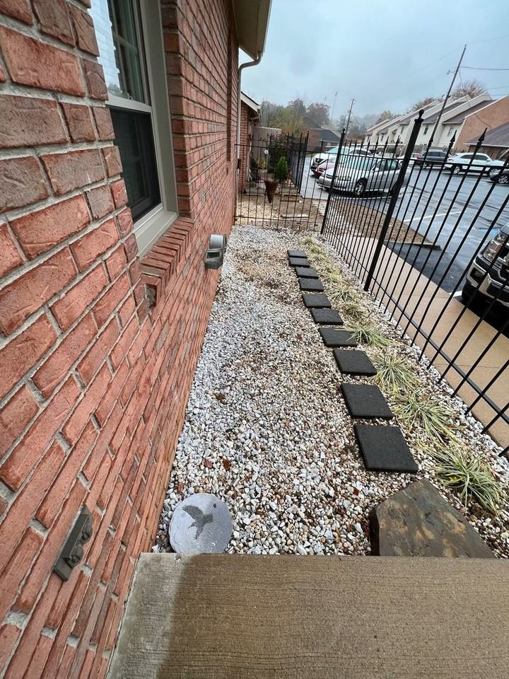 604 Phoenix Ct - Photo 3 of 29