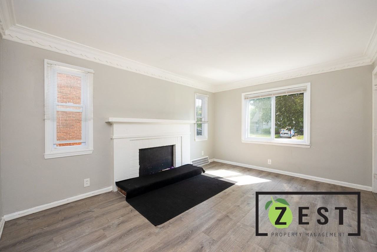 19785 Rowe St - Photo 5 of 32