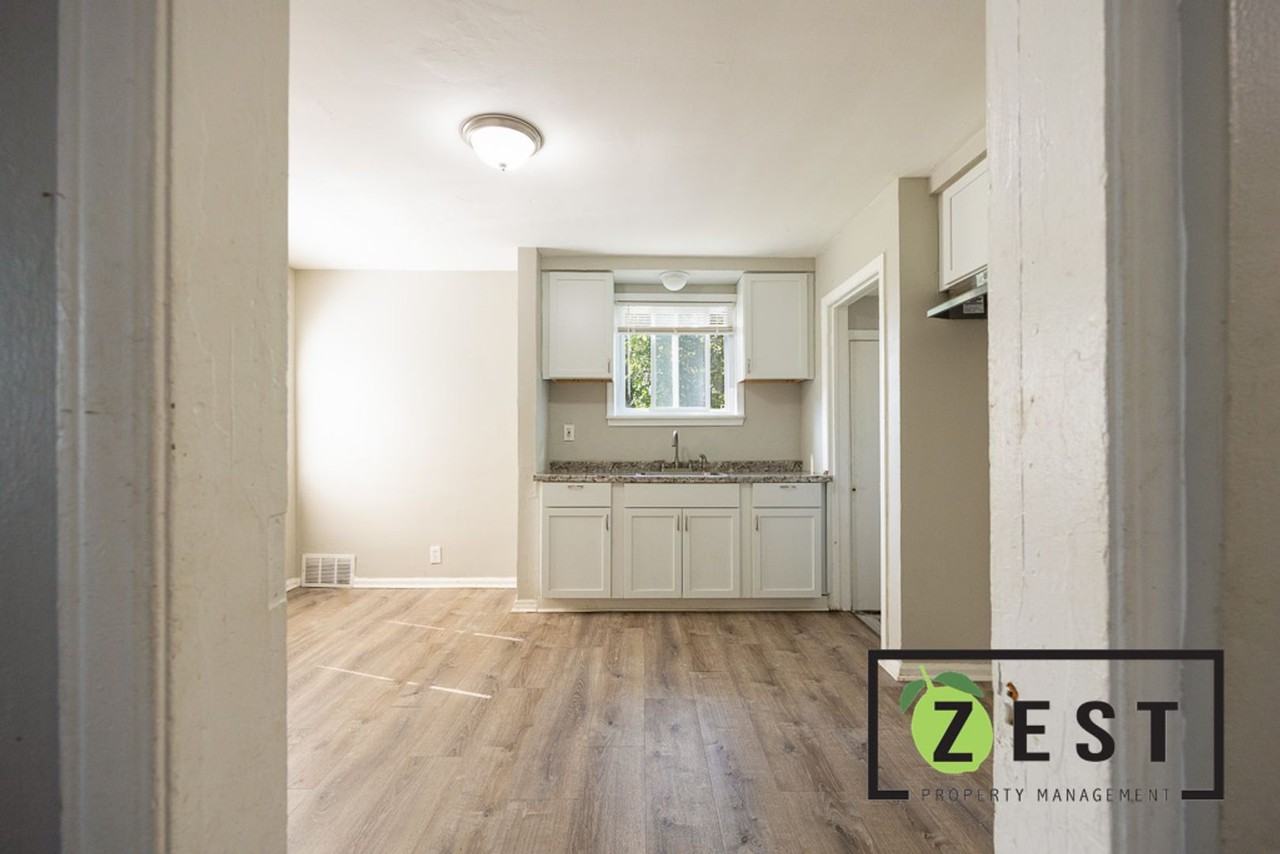 19785 Rowe St - Photo 6 of 32