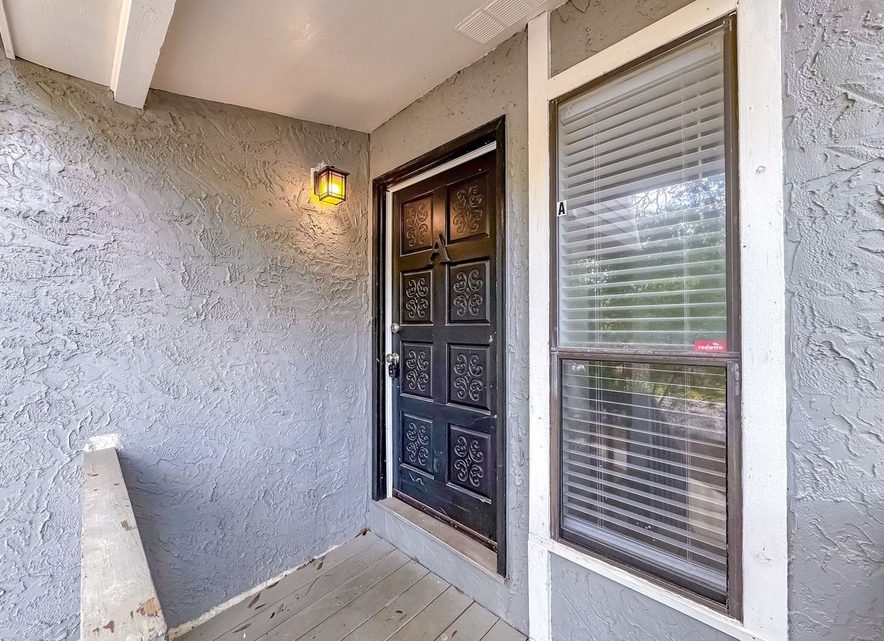 3735 Donovan Dr - Photo 3 of 40