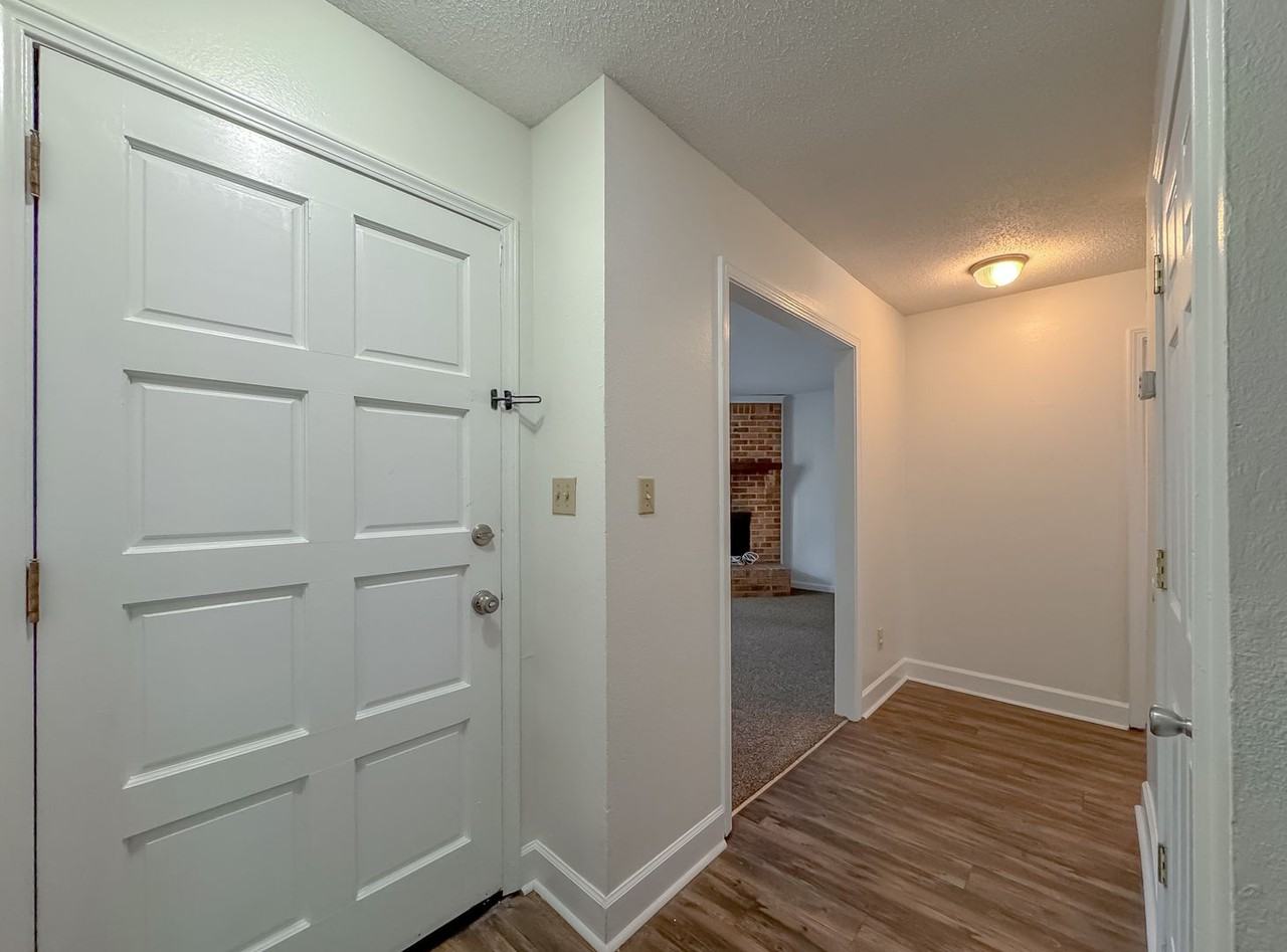 3735 Donovan Dr - Photo 4 of 40