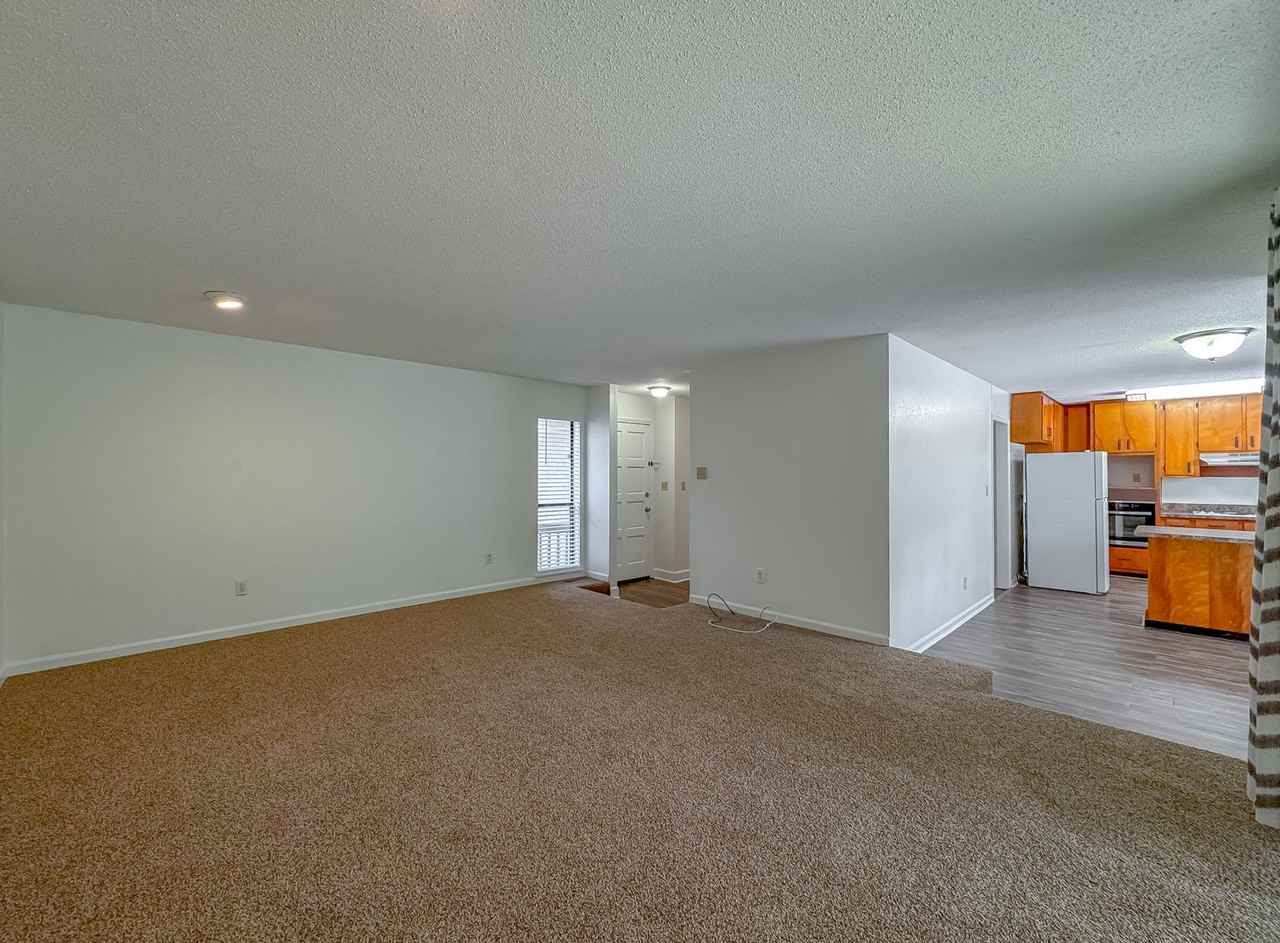 3735 Donovan Dr - Photo 7 of 40