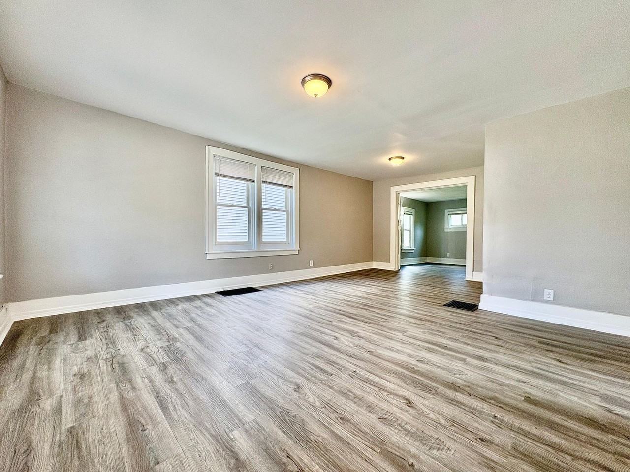 1206 Queen St - Photo 2 of 14
