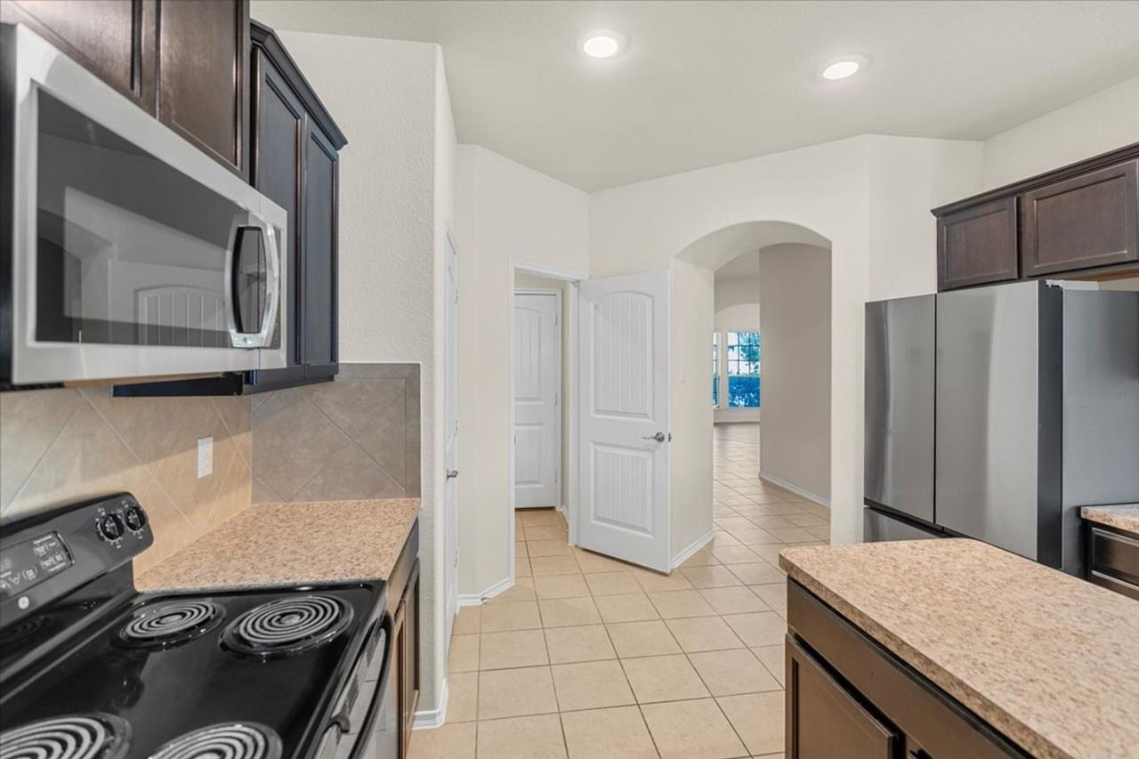 1729 Park Trails Blvd - Photo 3 of 40