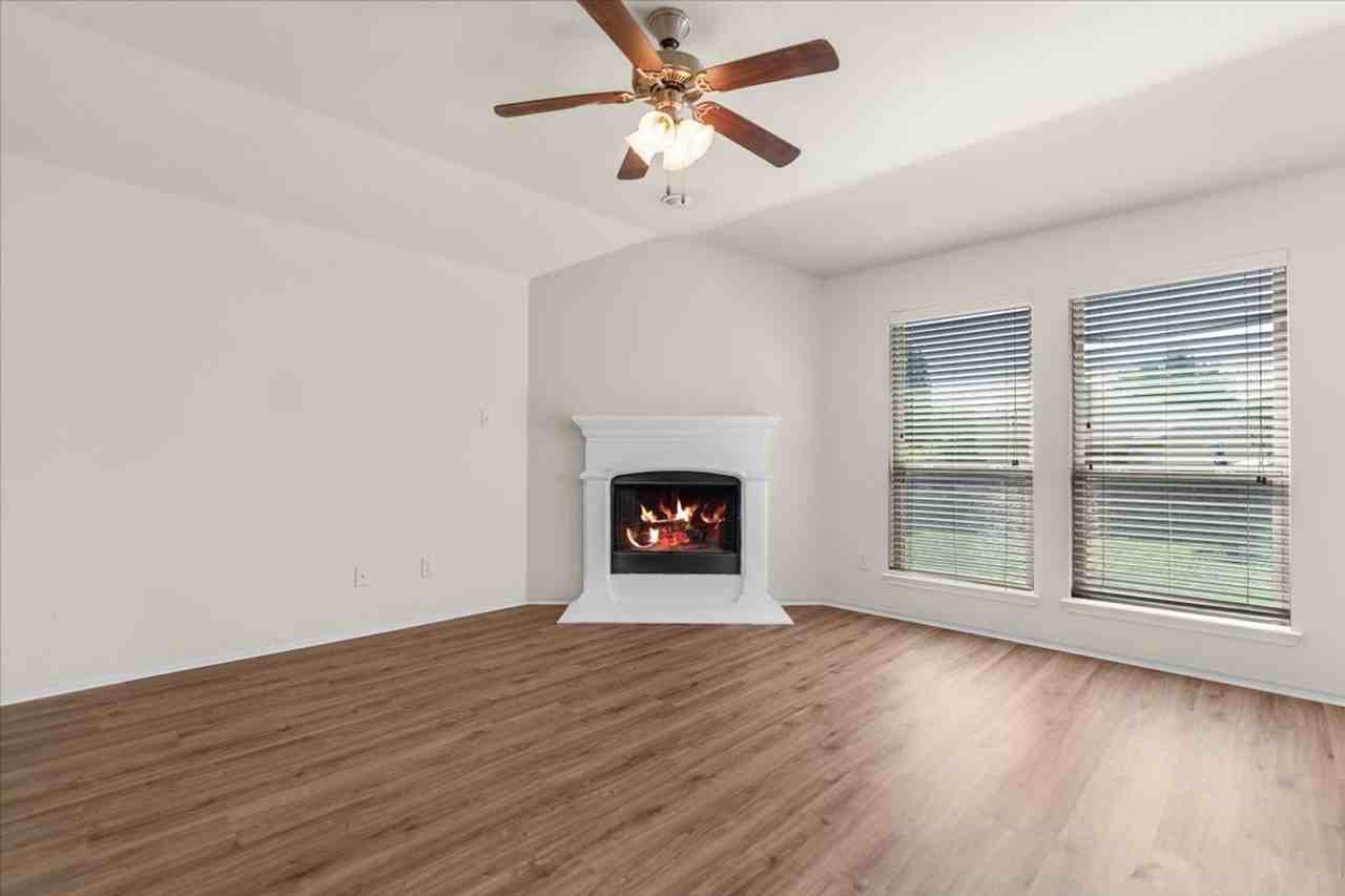 1729 Park Trails Blvd - Photo 6 of 40