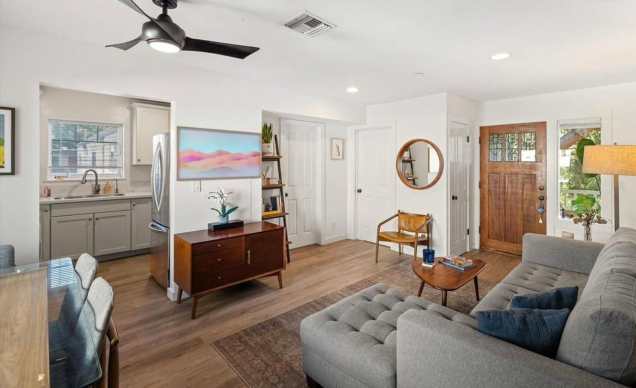 731 Bath St - Photo 3 of 11