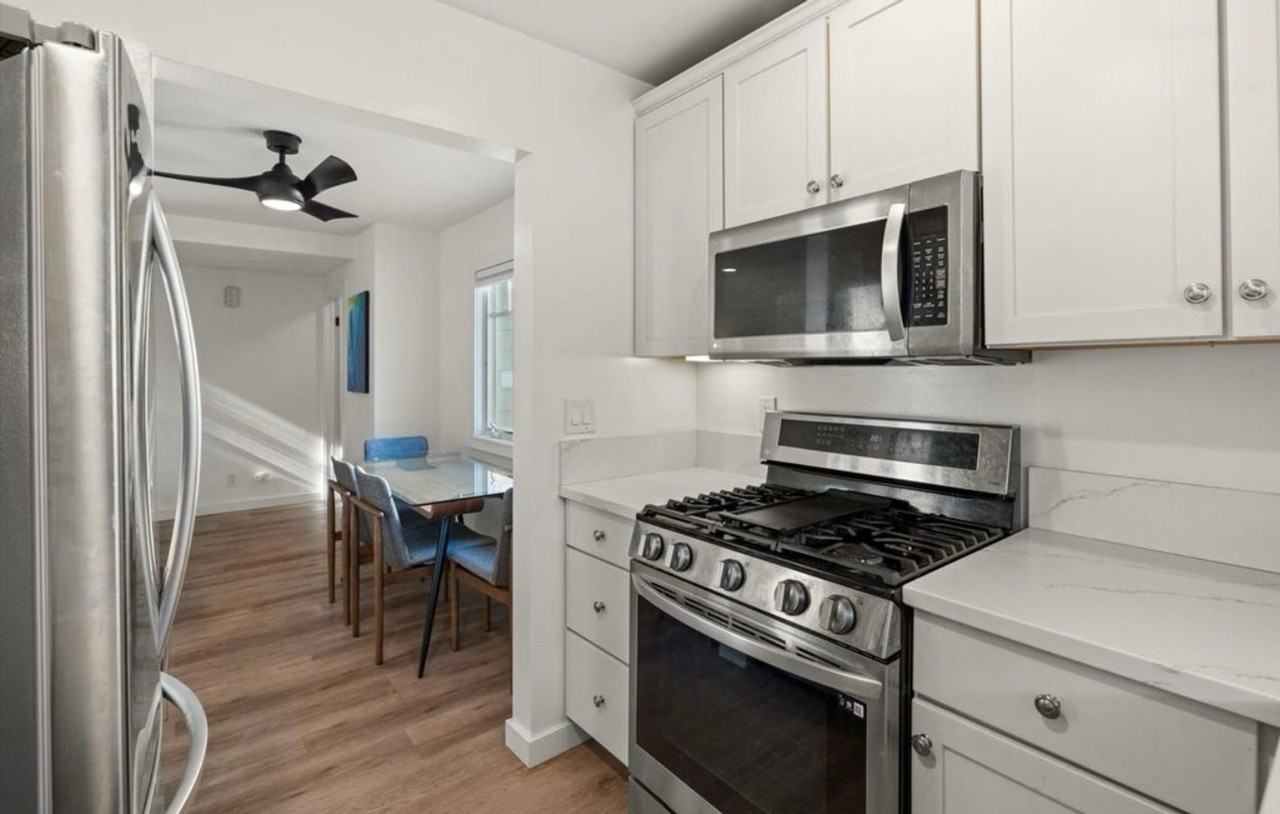 731 Bath St - Photo 6 of 11