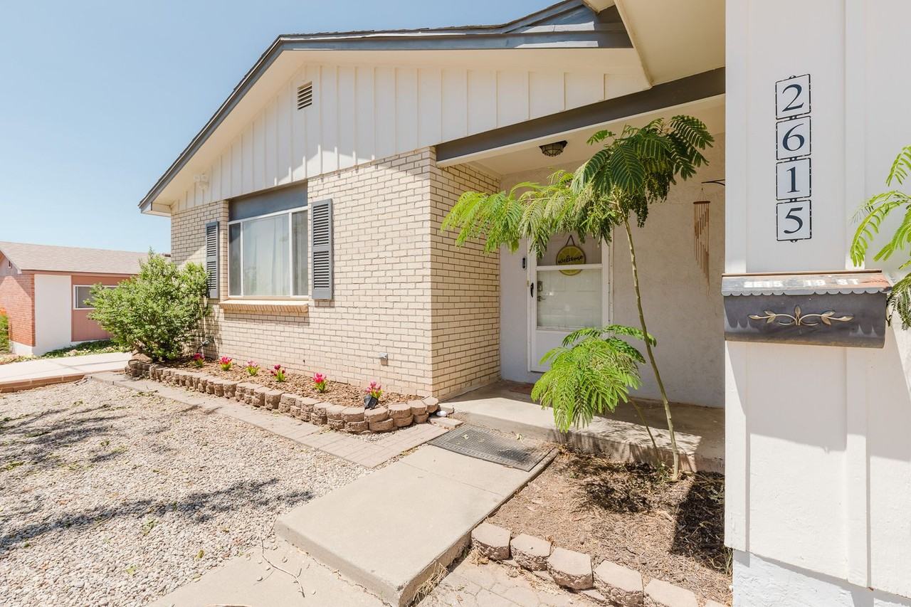 2615 19th St - Photo 2 of 30