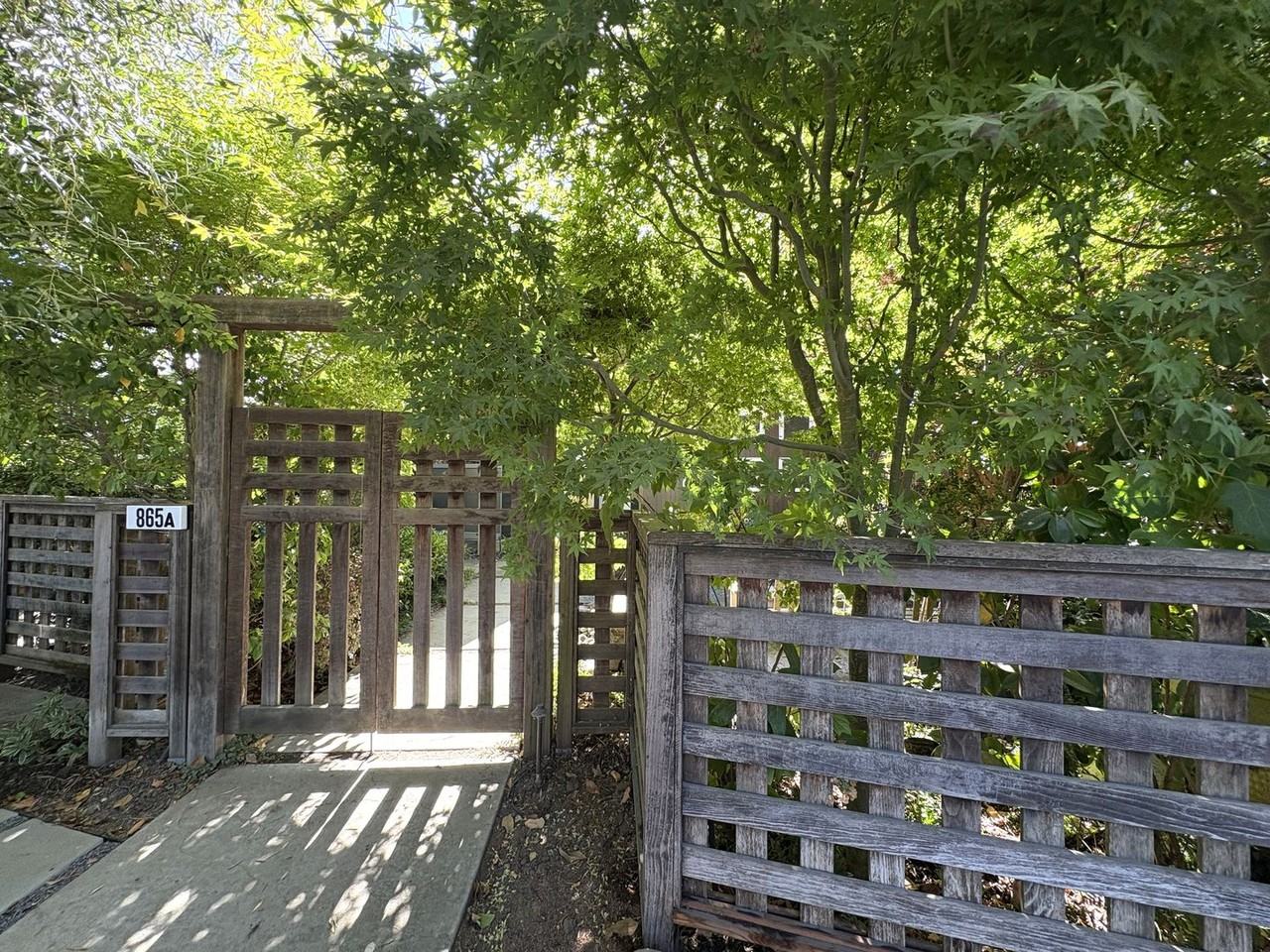 865 College Ave - Photo 2 of 40