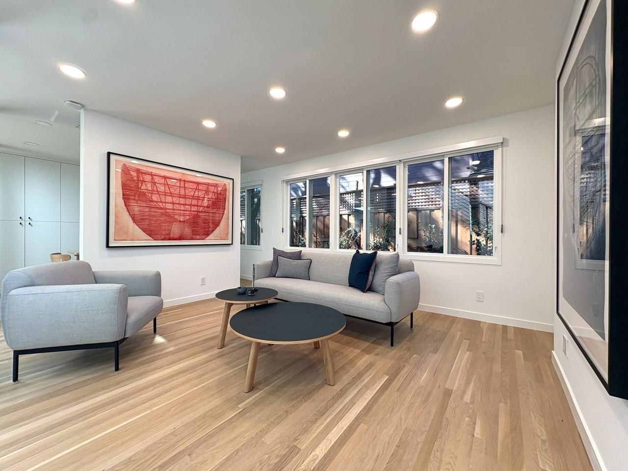 865 College Ave - Photo 6 of 40