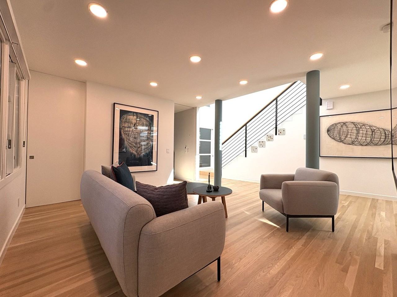 865 College Ave - Photo 7 of 40