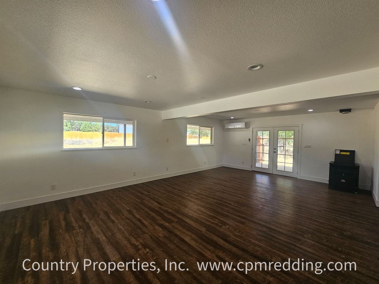 12065 Lewis Ln - Photo 2 of 31