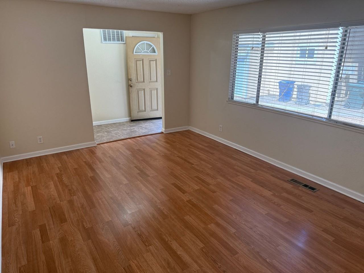 2225 Hillsborough Ct - Photo 5 of 20