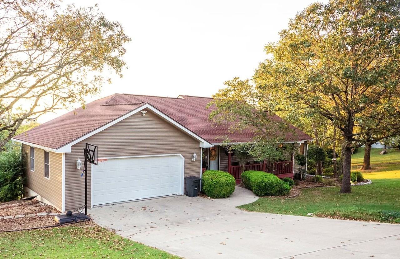 437 Zinnia Ln - Photo 3 of 31