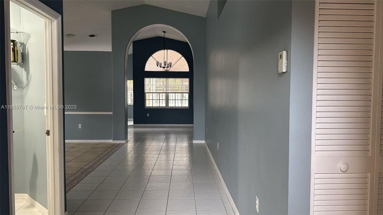 13773 Nw 22nd St - Photo 3 of 17