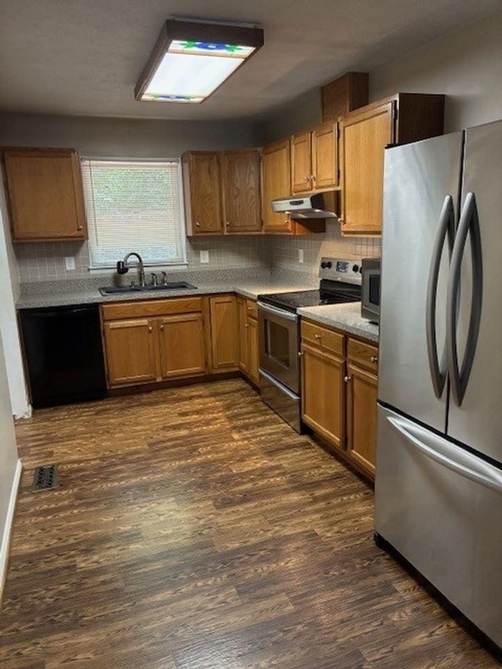 206 Calvert Dr - Photo 2 of 28