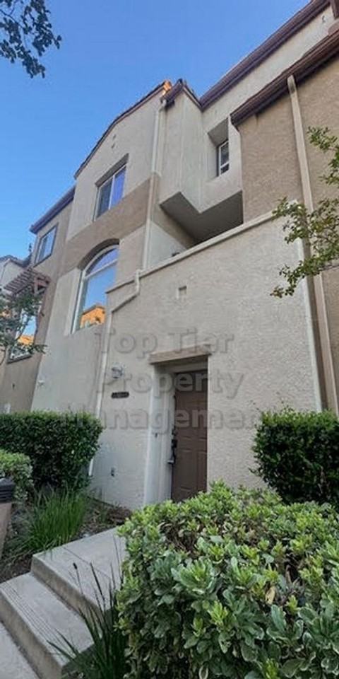 590 Almond Rd - Photo 3 of 18