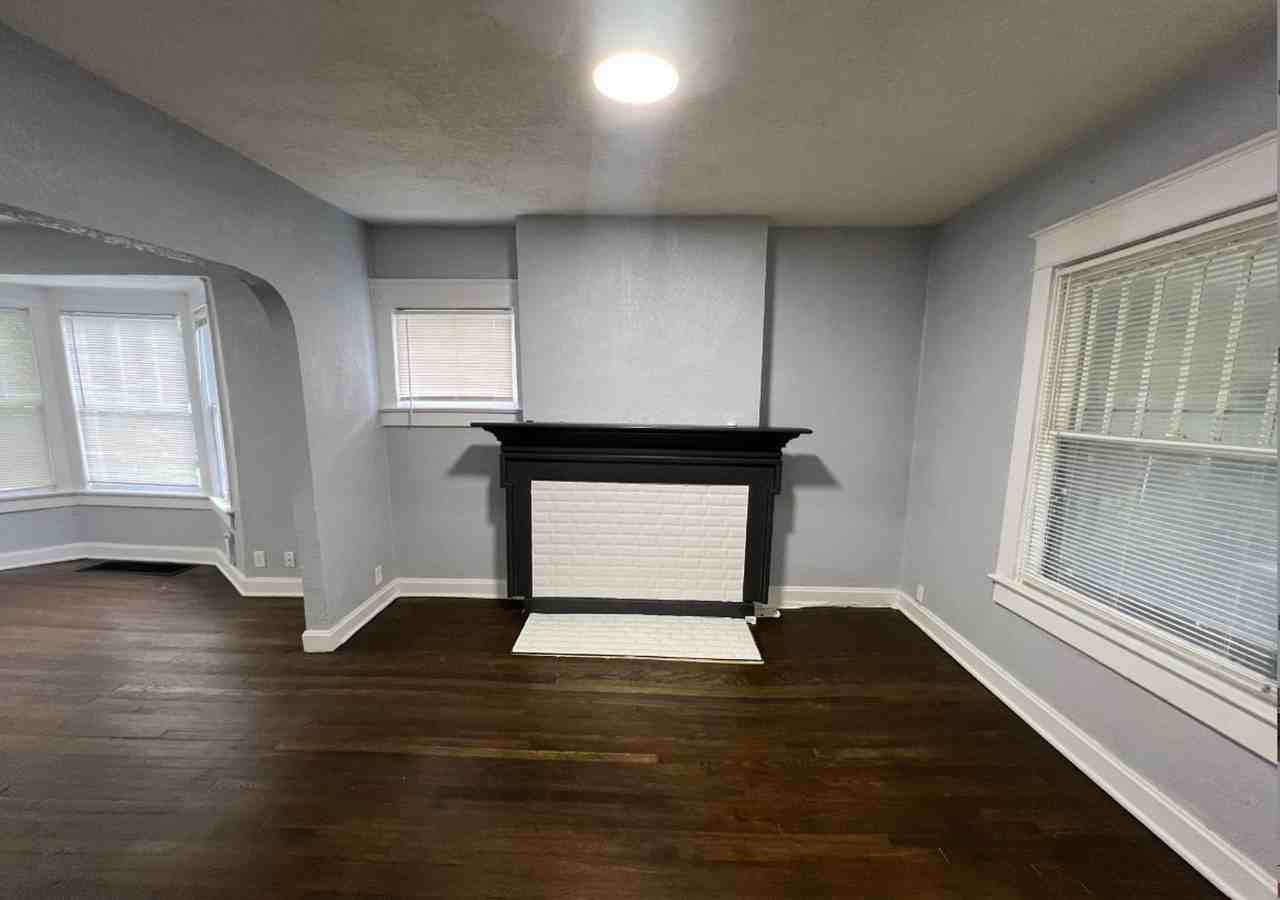 3743 Brooklyn Ave - Photo 3 of 26