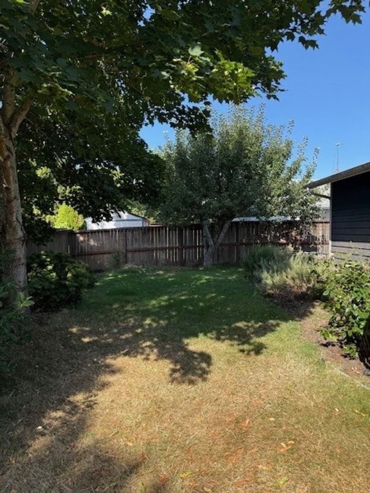 4450 Murdock Ct Ne - Photo 2 of 6