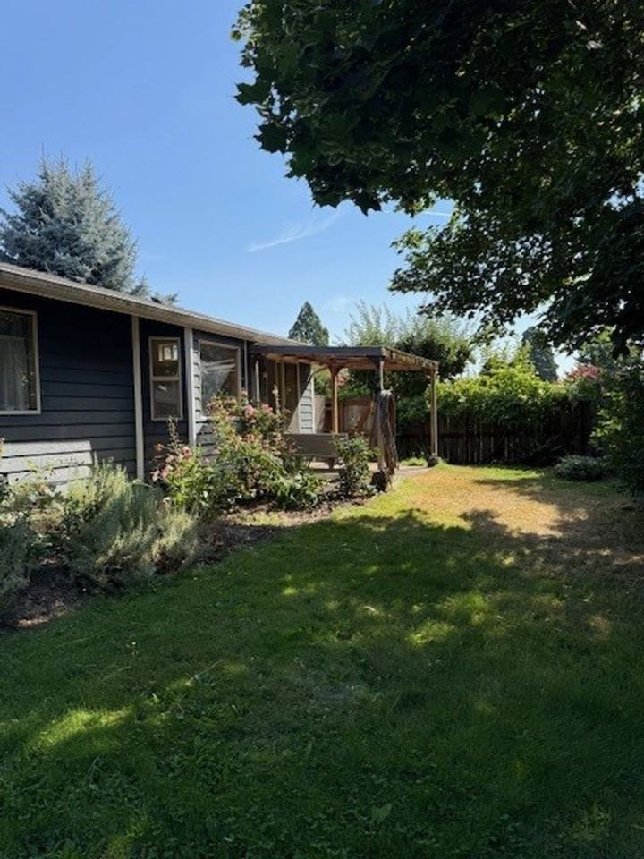 4450 Murdock Ct Ne - Photo 3 of 6