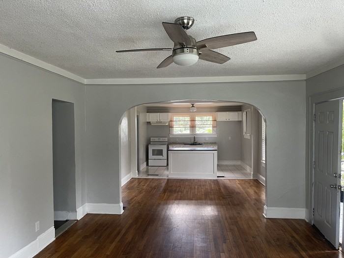 841 Hargis St Se - Photo 2 of 3