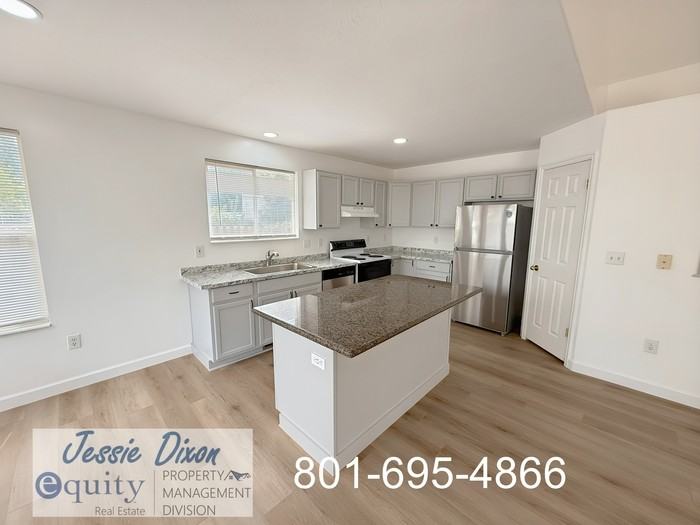 108 W Oaks Dr - Photo 3 of 35