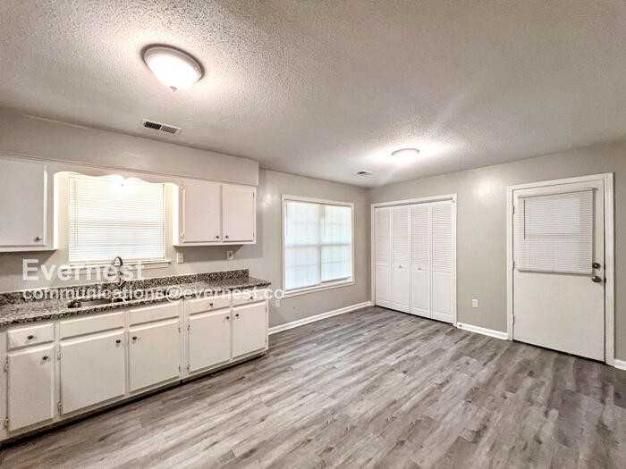 4581 Fontaine Pl - Photo 3 of 21