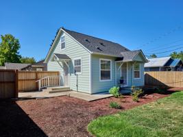 featured image of 1212 Alder Dr Ne #NA