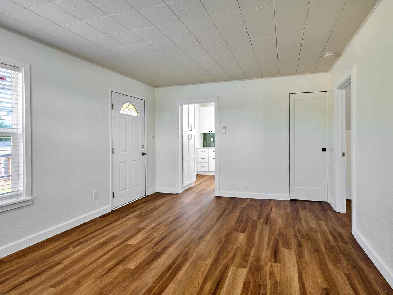 1212 Alder Dr Ne #NA - Photo 5 of 17