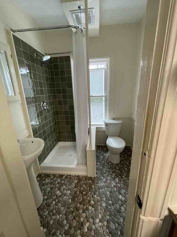 40 Green St #2 - Photo 3 of 18