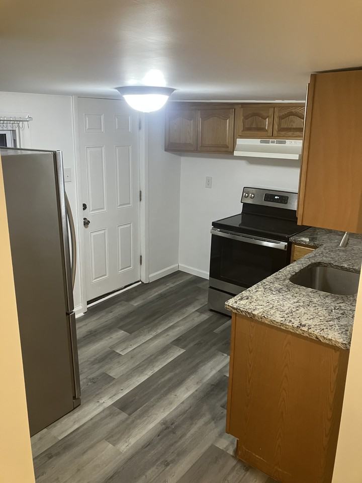 6 W Avon Rd #6 - Photo 3 of 7