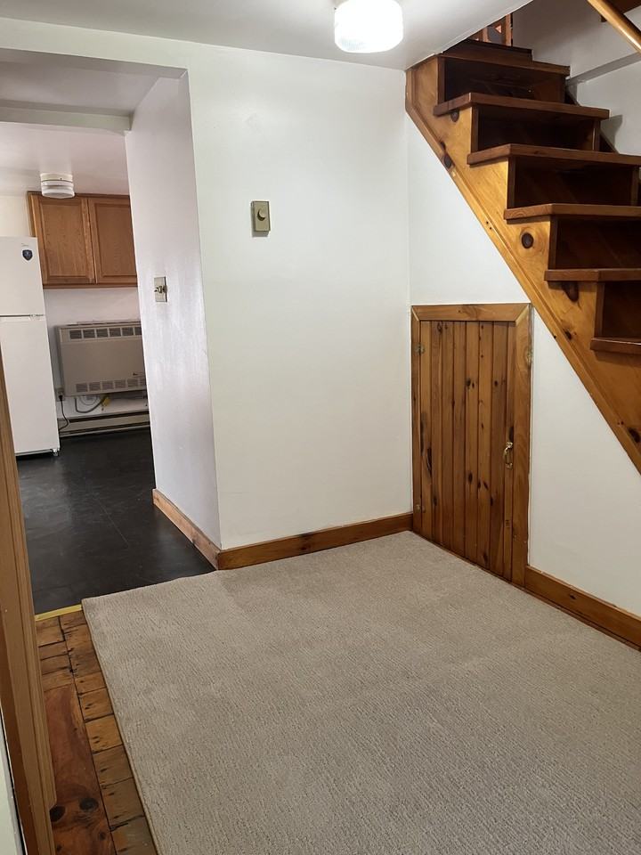 17 Horicon Ave #B - Photo 2 of 16